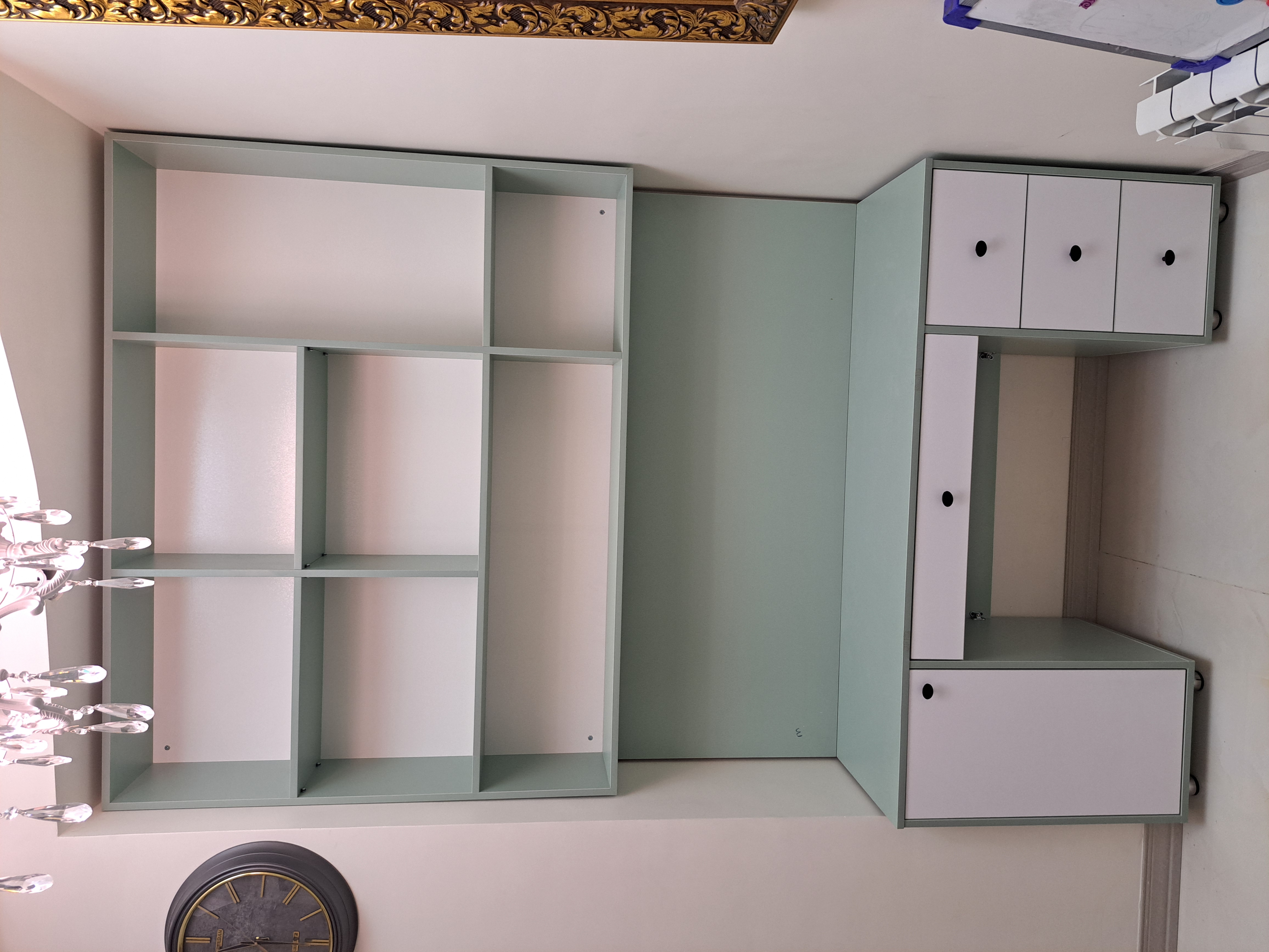 میز تحریر به همراه کتابخانه